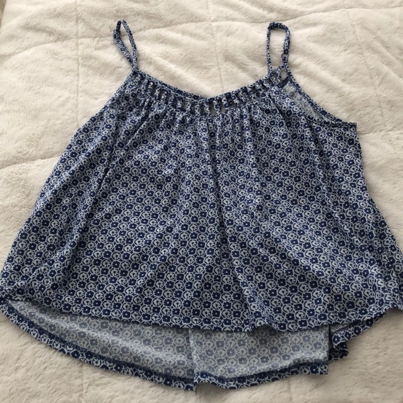 Blue and white flowy cropped tank top - Picture 1 of 3